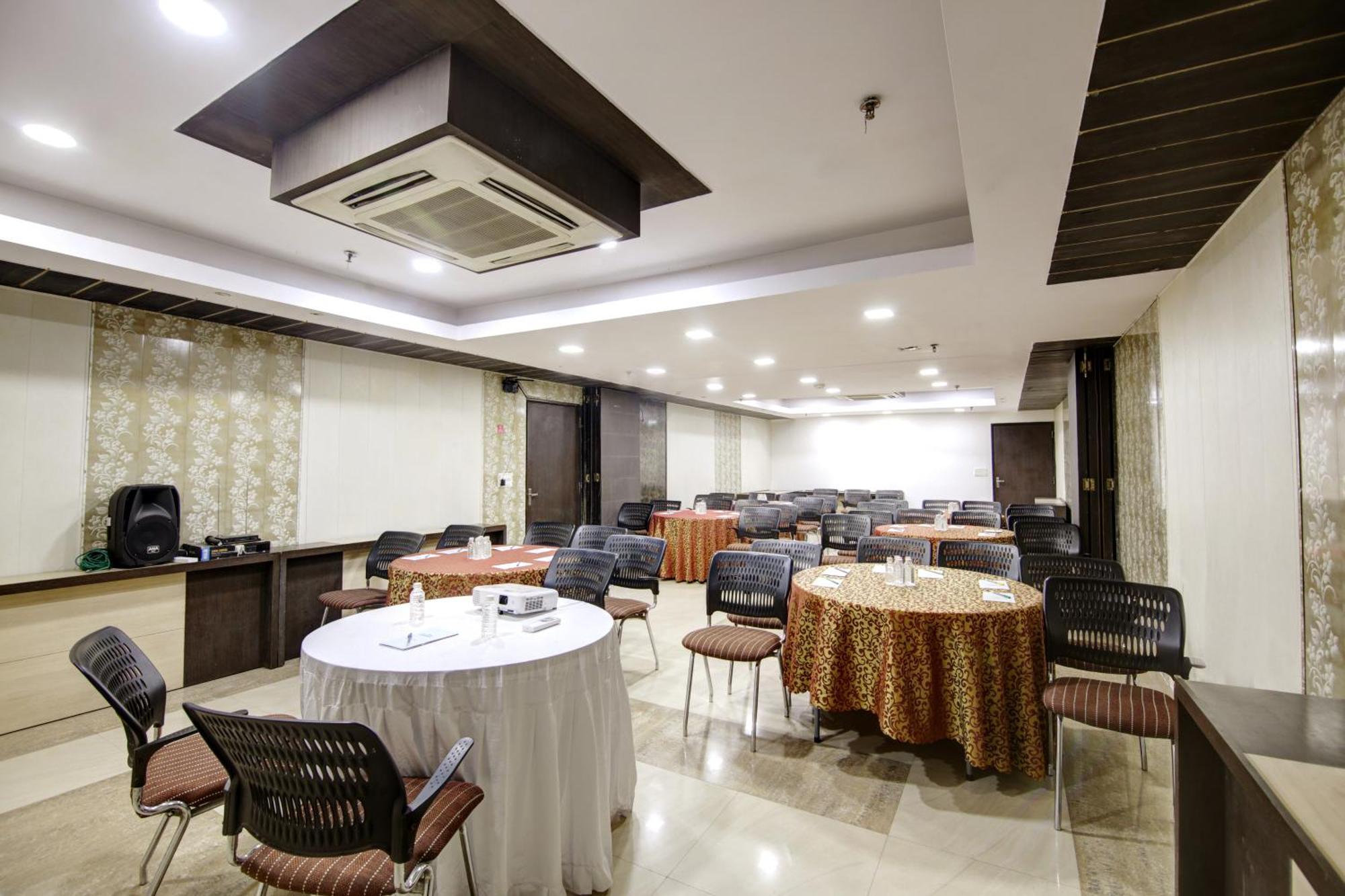 Hotel Good Times Near Ganga Ram Hospital And Karol Bagh Metro Delhi (National Capital Territory of India) Exterior foto