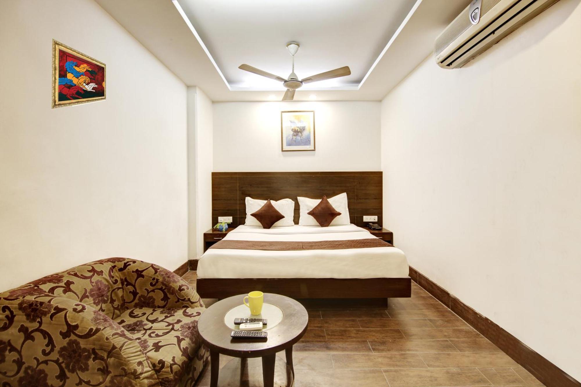 Hotel Good Times Near Ganga Ram Hospital And Karol Bagh Metro Delhi (National Capital Territory of India) Exterior foto