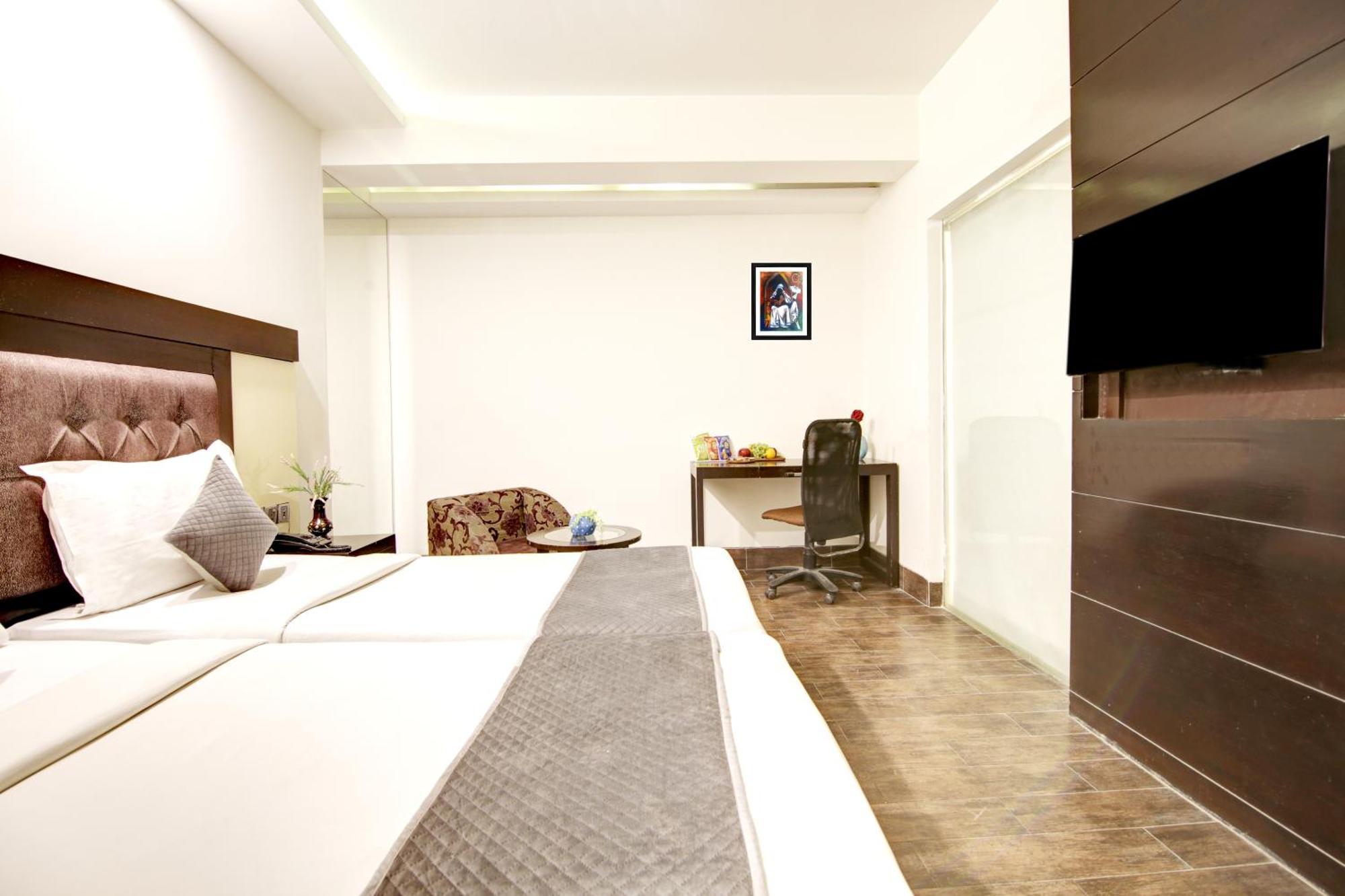 Hotel Good Times Near Ganga Ram Hospital And Karol Bagh Metro Delhi (National Capital Territory of India) Exterior foto