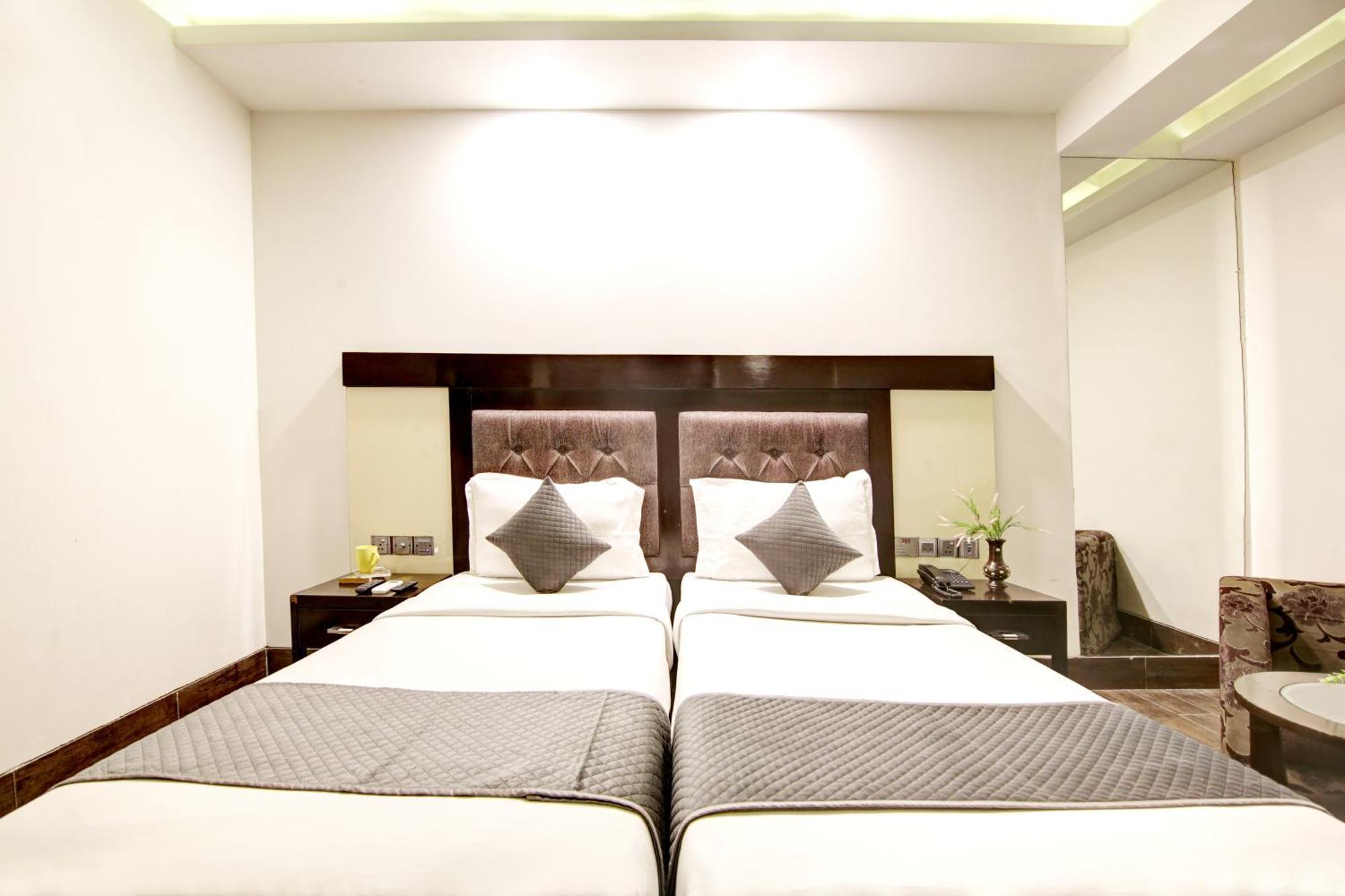 Hotel Good Times Near Ganga Ram Hospital And Karol Bagh Metro Delhi (National Capital Territory of India) Exterior foto
