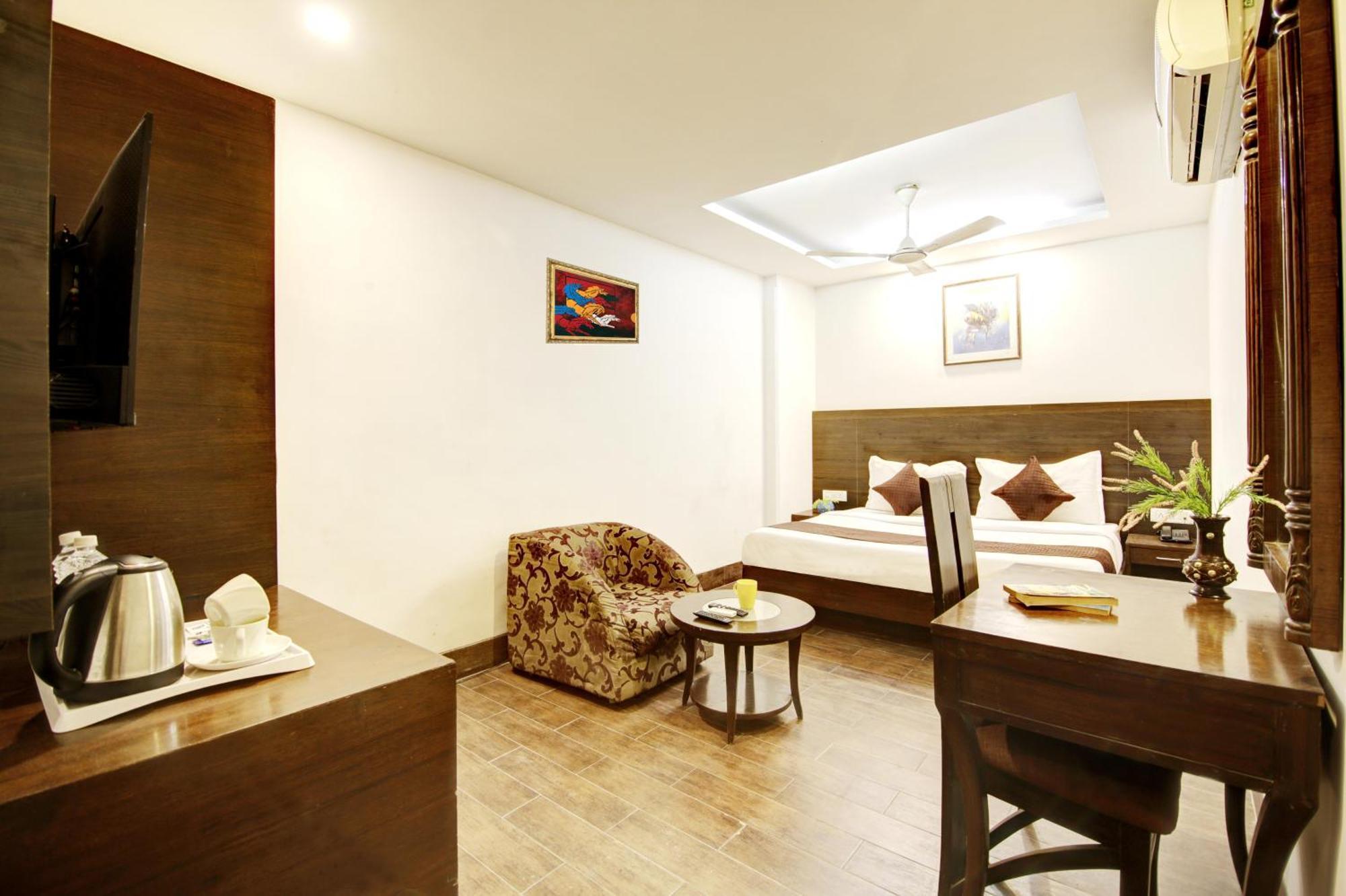 Hotel Good Times Near Ganga Ram Hospital And Karol Bagh Metro Delhi (National Capital Territory of India) Exterior foto
